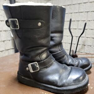 Women's uggs UGG leather winter boots Size 8